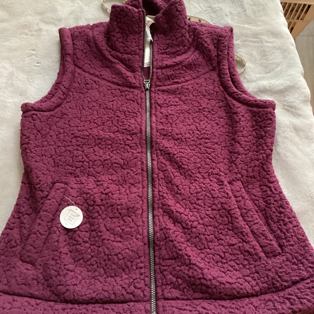 NWT Royal Robbins Snow Wonder fleece vest size L color beet